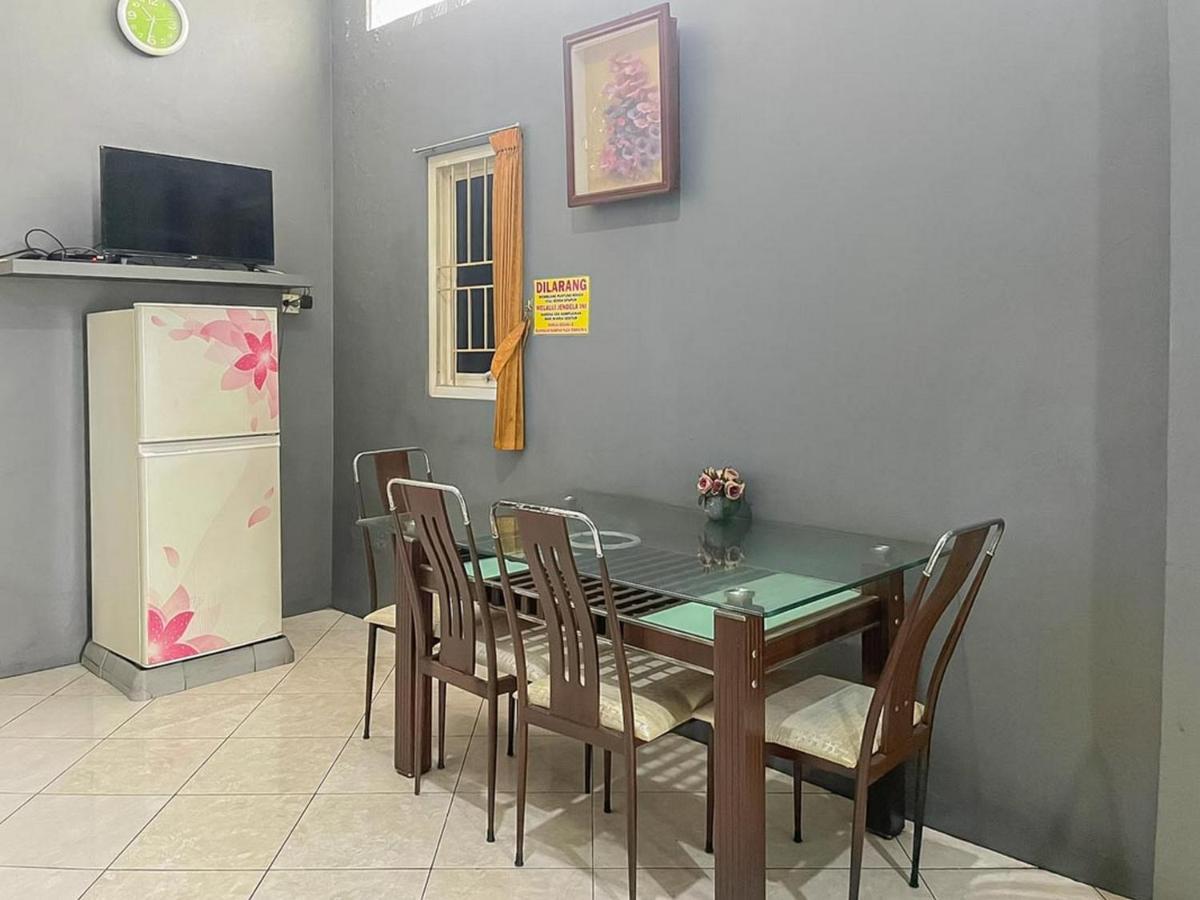 Monalisa Homestay Mitra Reddoorz Σουραμπάγια Εξωτερικό φωτογραφία