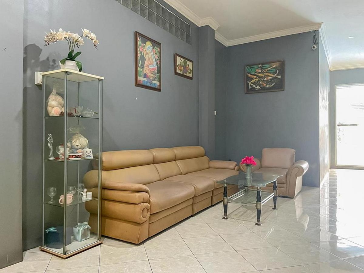 Monalisa Homestay Mitra Reddoorz Σουραμπάγια Εξωτερικό φωτογραφία