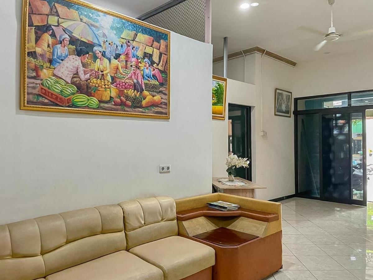 Monalisa Homestay Mitra Reddoorz Σουραμπάγια Εξωτερικό φωτογραφία